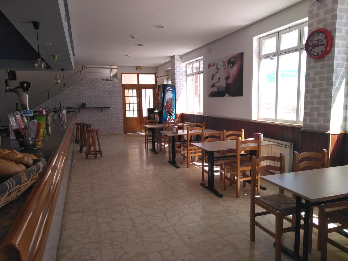 Hostal El Tropezon Matallana de Valmadrigal Εξωτερικό φωτογραφία