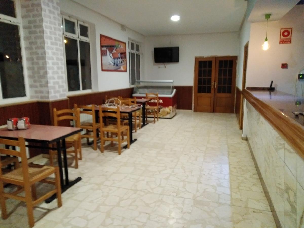 Hostal El Tropezon Matallana de Valmadrigal Εξωτερικό φωτογραφία