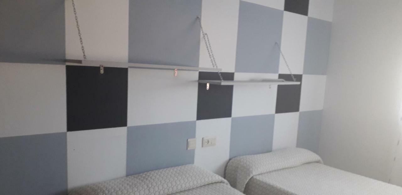 Hostal El Tropezon Matallana de Valmadrigal Εξωτερικό φωτογραφία