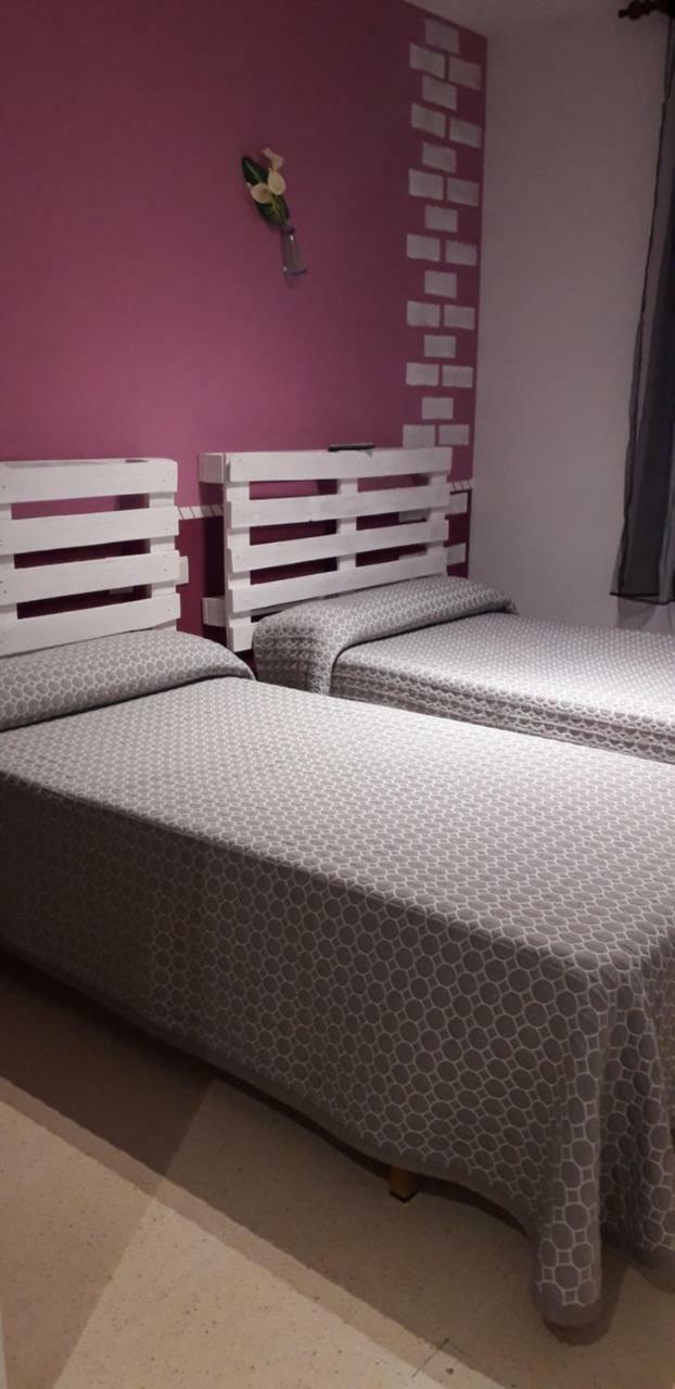 Hostal El Tropezon Matallana de Valmadrigal Εξωτερικό φωτογραφία